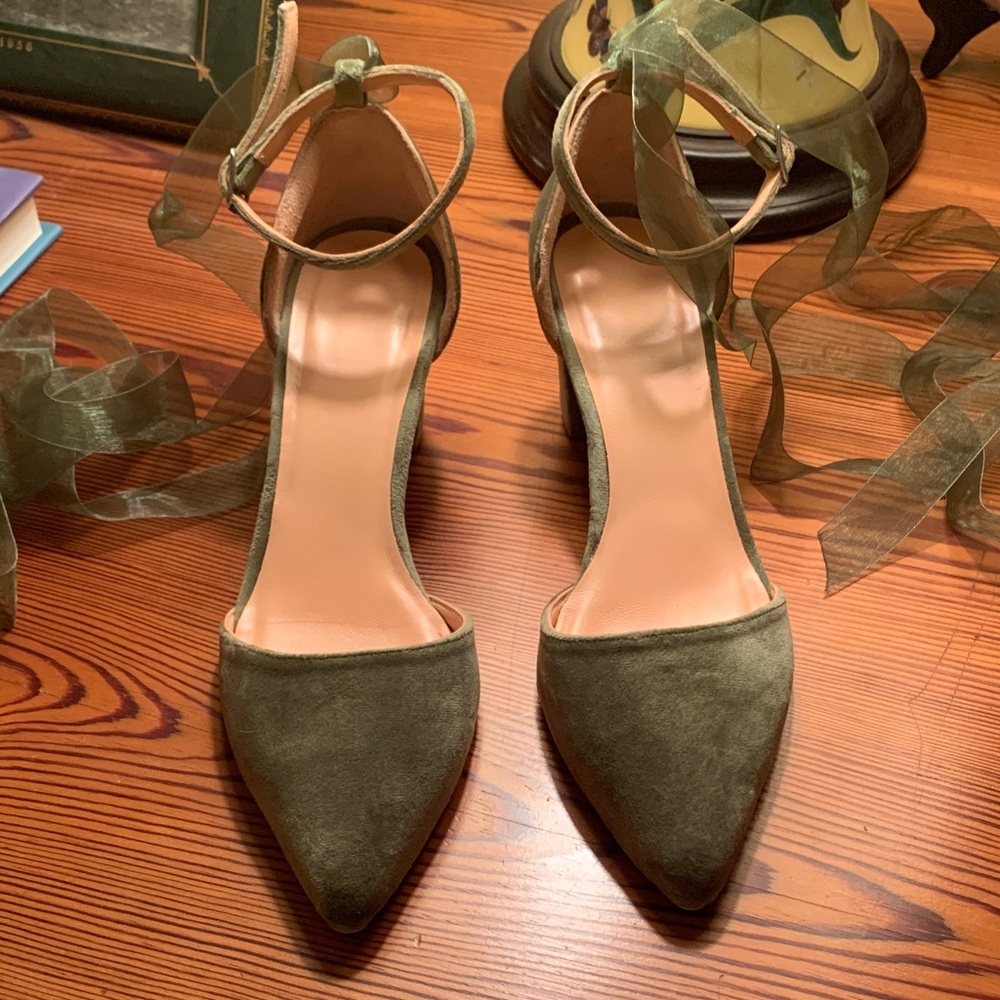 Elegant Olive Women's Heels